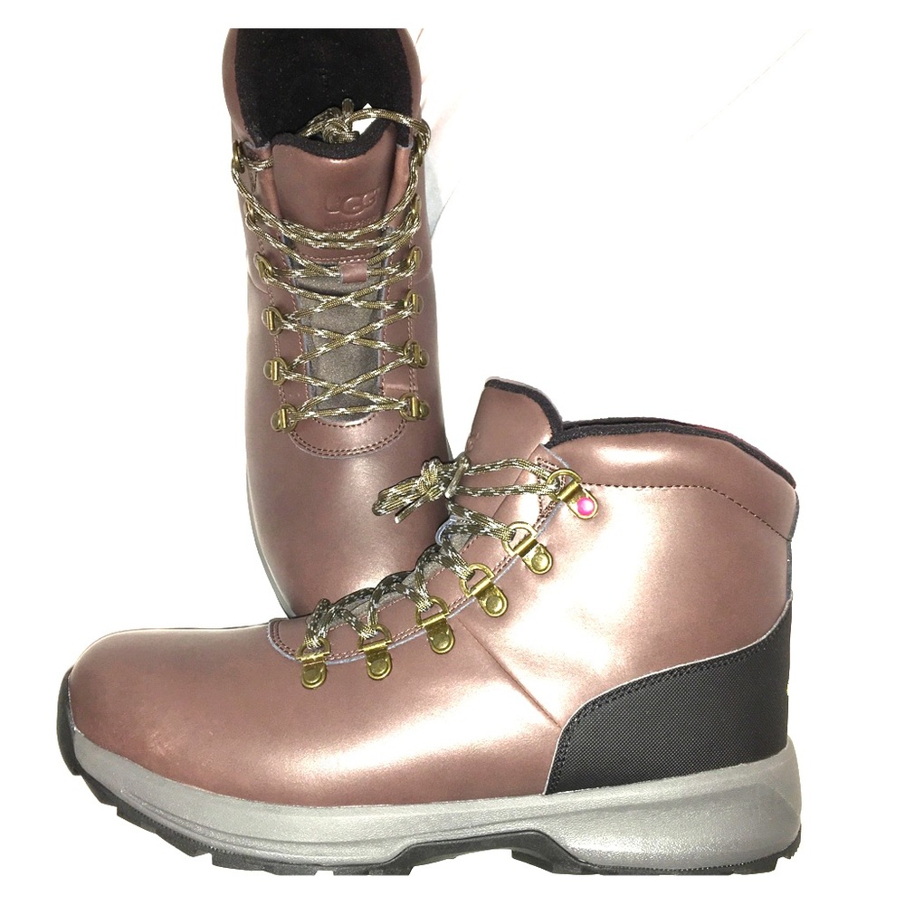 UGG